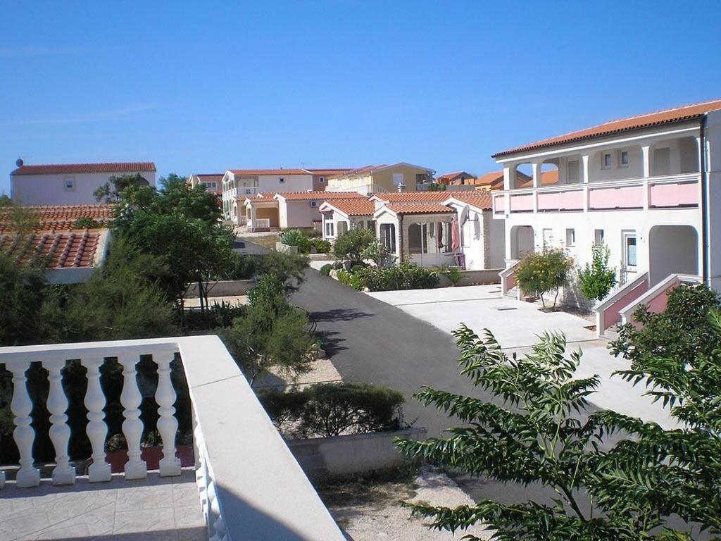 Apartments Rising Sun Vir Exterior foto